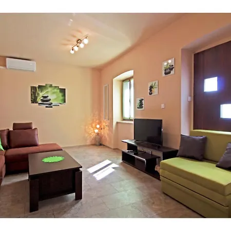 Anni Apartment