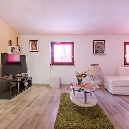 Apartment Anni *